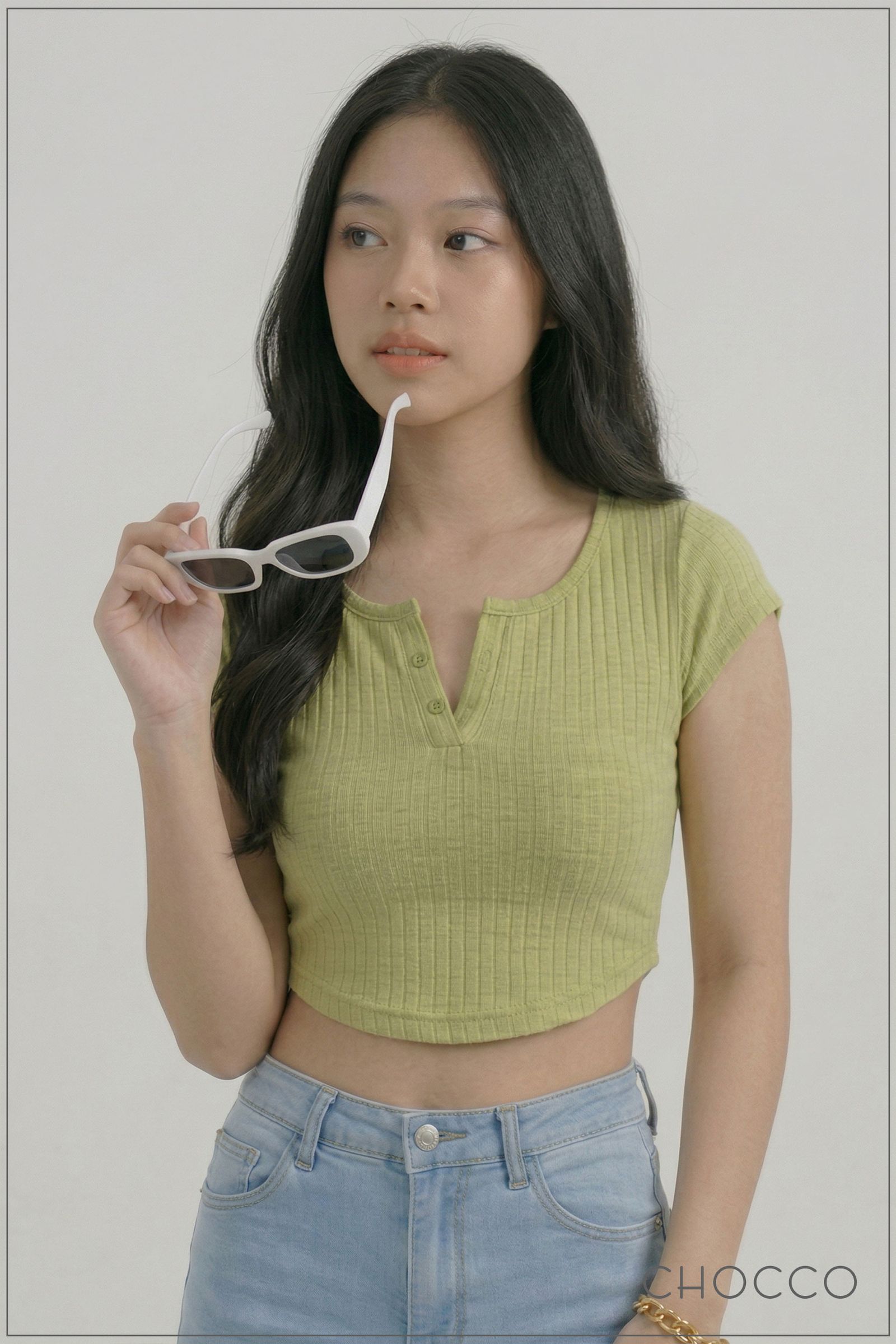 CHOCCO Curved Henley Crop Top
